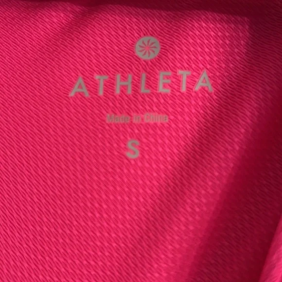 Athleta sun cover in dark pink - Picture 2 of 6